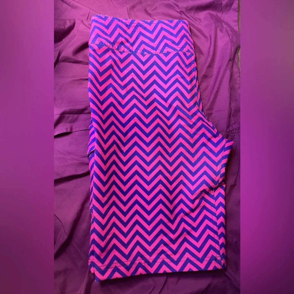 Shredly Women's Athletic Shorts - Pink Chevron - Picture 3 of 6